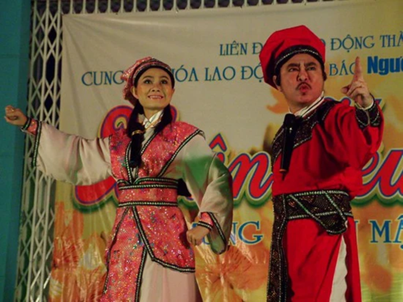 NSƯT Quế Trân sinh năm 1981, có xuất thân “không phải dạng vừa”. Cô là con gái cố NSND Thanh Tòng. Ngoài ra, Quế Trân còn là hậu duệ đời thứ 5 của đại gia đình tuồng cổ Bầu Thắng - Minh Tơ. Ảnh: Người Lao Động.