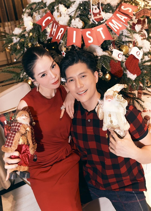 Gần đây, trong một đêm nhạc, Lệ Quyên bật mí, cô mới yêu 4 người. Ảnh: FBNV.