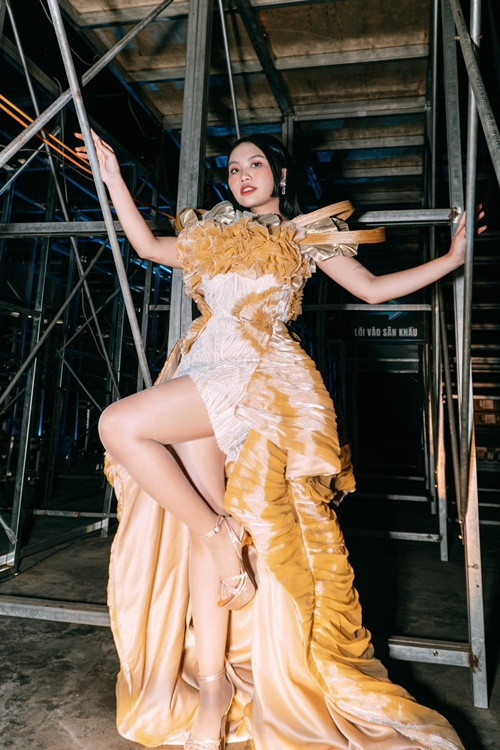 Phương Mỹ Chi nhận lỗi về ồn ào quảng cáo. "Sau khi nhận bài đăng, ê-kíp phát hiện bài đăng có nhiều vấn đề và đã lập tức xóa bài đăng, tìm đến bên booking để xử lý vấn đề. Qua việc này, Chi rút ra nhiều kinh nghiệm cho bản thân phải nên kỹ lưỡng hơn, không được vì sự tin tưởng chủ quan mà vội vàng", cô chia sẻ. Ảnh: FBNV.