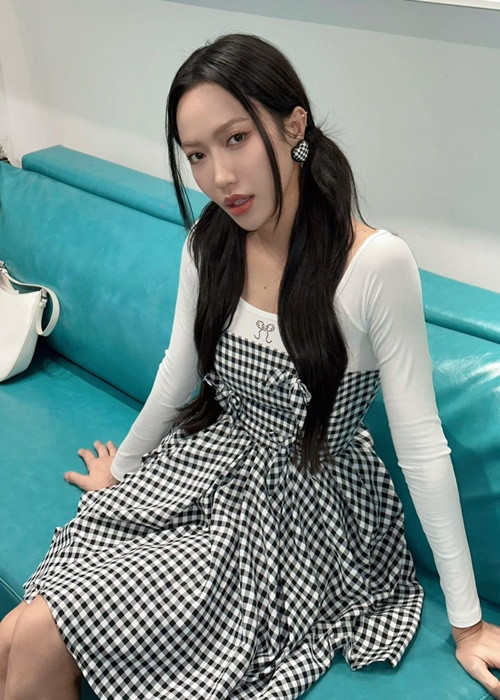 Diệu Nhi từng vấp phải những ý kiến trái chiều khi quảng cáo thuốc giảm cân bị cho có nhiều tác dụng phụ. Theo Diệu Nhi, vì thấy chị gái có những dấu hiệu khả quan khi sử dụng nên cô tin tưởng và nôn nóng giới thiệu sản phẩm đến khán giả. Bà xã Anh Tú xem ồn ào là bài học lớn cho việc chia sẻ thông tin sản phẩm. Ảnh: FBNV.