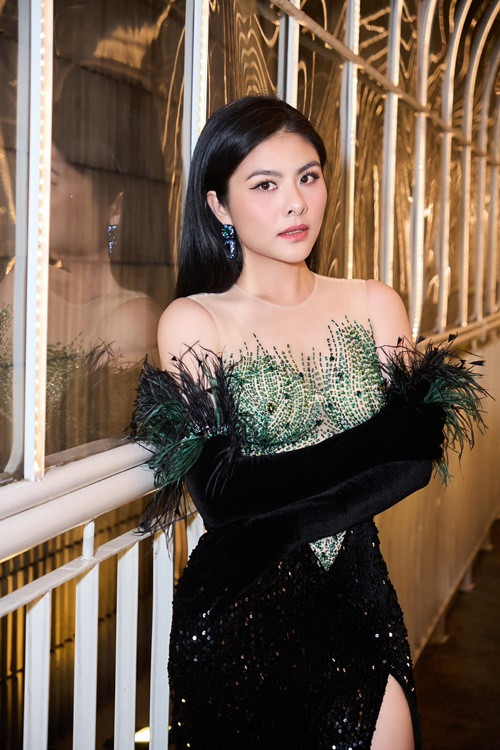 Giữa ồn ào, Vân Trang không lên tiếng. Cô chỉ có động thái xóa bài quảng cáo. Ảnh: FBNV.