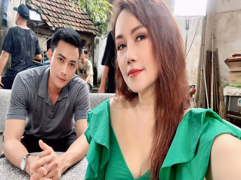 Ngoài đóng phim, Hoàng Yến còn kinh doanh mỹ phẩm. Ảnh: FBNV.