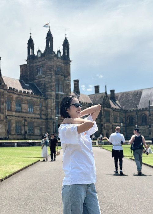 Người đẹp đang thích nghi với cuộc sống nơi xứ người. Ảnh: FBNV.