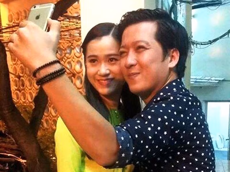 Lâm Vỹ Dạ kể lại rằng Trường Giang lôi cô đi diễn vì cảm thấy tiếc cũng như muốn đàn em có thu nhập để nuôi con. Ảnh: Người Đưa Tin.