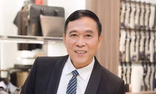 Nghe si truot danh hieu NSND gay on ao nhat Vbiz