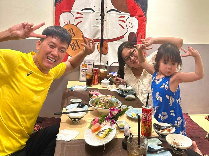 Vợ Quách Ngọc Tuyên tự tìm hiểu, chuẩn bị tốt cho hành trình làm mẹ khi có con.