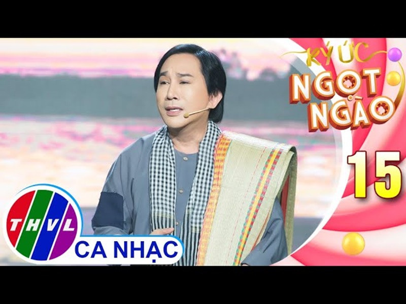 Nghệ sĩ Kim Tử Long có thu nhập “khủng” thời kỳ nổi tiếng. Nam nghệ sĩ chia sẻ, nhờ bài Tình anh bán chiếu của soạn giả Viễn Châu, anh kiếm đủ tiền mua một căn nhà. Ảnh: Truyền Hình Vĩnh Long.