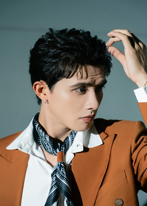 Gương mặt của nam diễn viên luôn thu hút người đối diện. Ảnh: FBNV.
