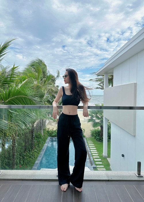 Vợ Cường Đô la lấy lại hình thể nuột nà nhờ tập yoga.