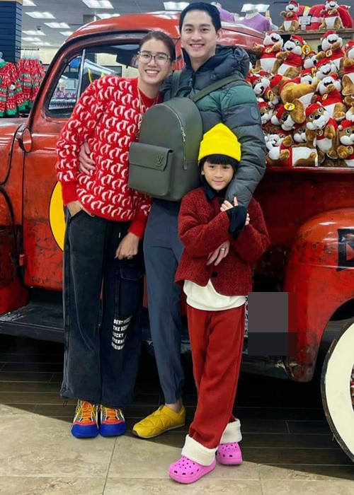 Mới đây, vợ chồng cựu người mẫu Trang Trần đoàn tụ sau ít năm sống xa cách.