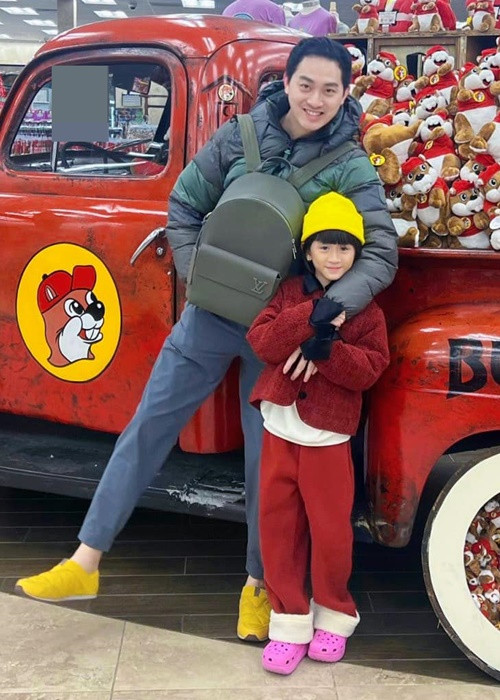 Con gái Trang Trần vui mừng khi đoàn tụ với bố.