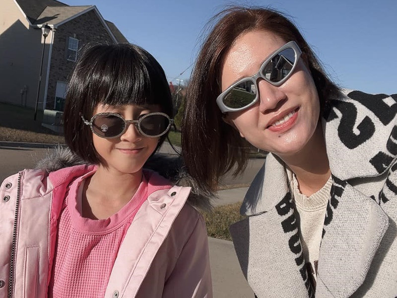 Trang Trần chia sẻ, cô vẫn bán hàng online tại xứ người. Cựu người mẫu hiện tại nhờ em gái chăm lo cơ sở kinh doanh ở Việt Nam.