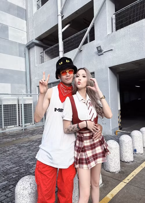 Nam vũ công chia sẻ trên Người Đưa Tin: "Có cô ấy ủng hộ, tôi tự tin hơn khi đưa ra các quyết định trong công việc".