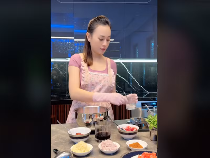 Nhiều người cho rằng Shark Bình may mắn khi lấy được người vợ nấu ngon như Phương Oanh.