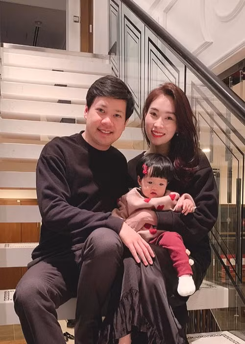 Thu Thảo công khai hình ảnh các con.