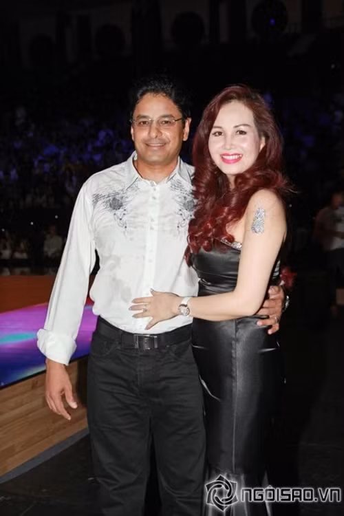 Nhà thơ Dương Kỳ Anh từng chia sẻ, ông gặp Maneesh Dane khi doanh nhân này chưa lấy Diệu Hoa. Lúc đó, ông biết cặp đôi này có một tình yêu đích thực. Ảnh: Gia Đình Việt Nam.