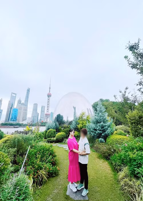 Mối quan hệ giữa Thiện Nhân và gia đình không hòa hợp từ đầu năm 2022 vì chuyện tình cảm của nữ ca sĩ và NT. Ảnh: FBNV.