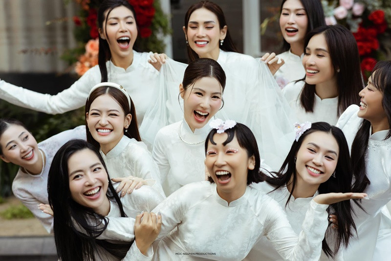 Khi Diễm My tổ chức lễ ăn hỏi, Võ Hoàng Yến, Thiên Ân, Thùy Anh, Trang Hý trở thành phù dâu. Ảnh: FBNV.