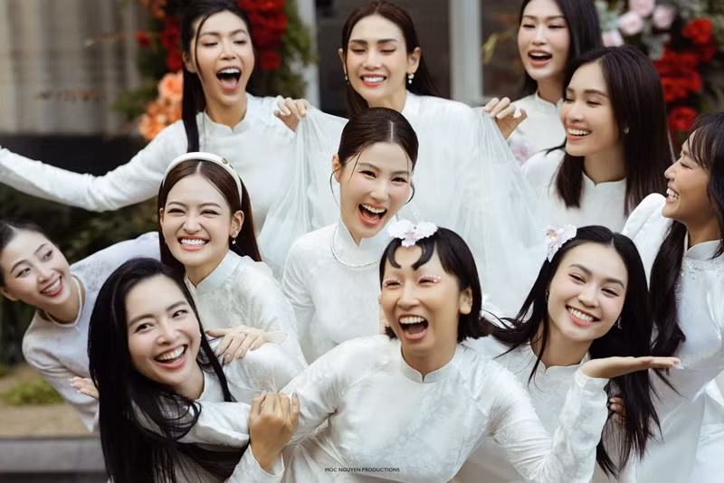Khi Diễm My tổ chức lễ ăn hỏi, Võ Hoàng Yến, Thiên Ân, Thùy Anh, Trang Hý trở thành phù dâu. Ảnh: FBNV.