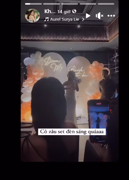 Khả Ngân lại hài hước chia sẻ: "Cô dâu sắp đặt đèn sáng quá".