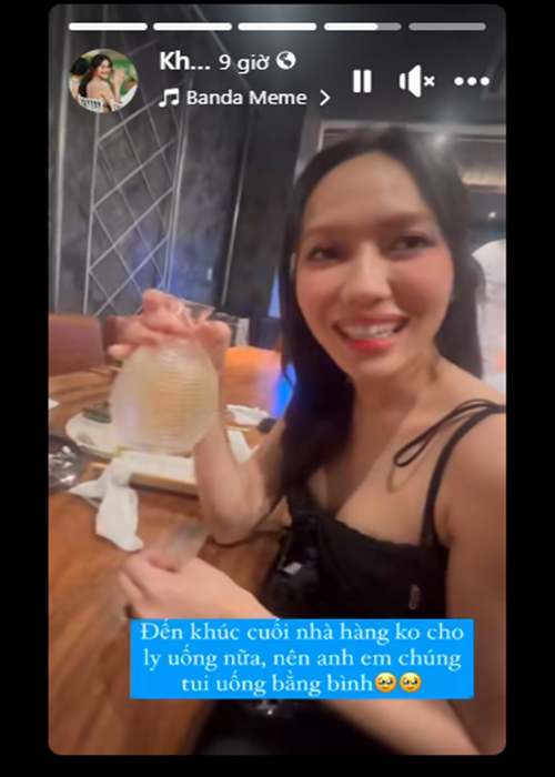 Dàn sao Việt quậy tưng bừng trong tiệc độc thân của diễn viên Diễm My. Khả Ngân cho biết, dàn khách mời phút cuối phải uống bằng bình thay vì ly.