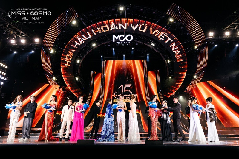 Trong bán kết Hoa hậu Hoàn vũ Việt Nam 2023, ban tổ chức công bố các giải thưởng phụ: Best Catwalk (Thí sinh catwalk tốt nhất) - Ngô Bảo Ngọc, Best Social Media (Người đẹp truyền thông) - Cao Thị Thiên Trang, Best Body (Thí sinh có body đẹp nhất) - Trần Thị Thùy Trâm, Best Interview (Thí sinh trả lời phỏng vấn tốt nhất) - Phan Lê Hoàng An, Best Face (Gương mặt đẹp nhất) - Vũ Thúy Quỳnh, Best Smile (Thí sinh có nụ cười đẹp nhất) - Đặng Trần Ngọc.