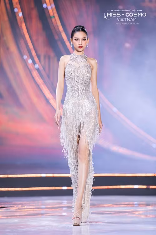 Thí sinh Phan Lê Hoàng An sinh năm 2000, cao 1m69, có số đo ba vòng 79-58-92 cm.