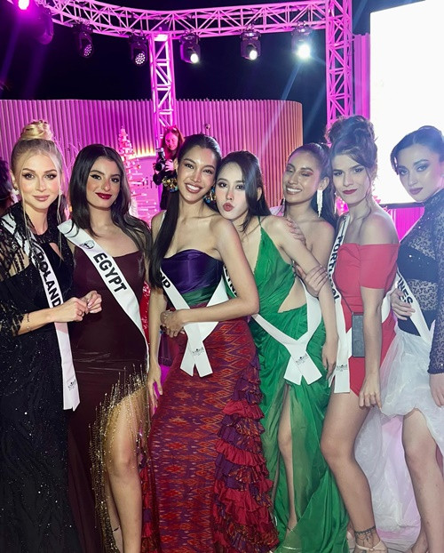 Chatnalin luôn nổi bật giữa dàn đối thủ.