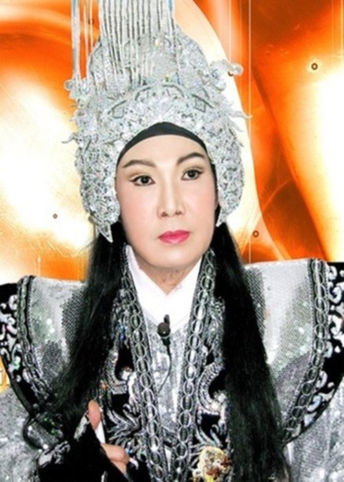 Ngày 5/3, NSƯT Vũ Linh qua đời vì bạo bệnh. Trong những năm qua, ông hoàng cải lương Hồ Quảng mắc bệnh đường ruột, cột sống. Ảnh: Người Lao Động.