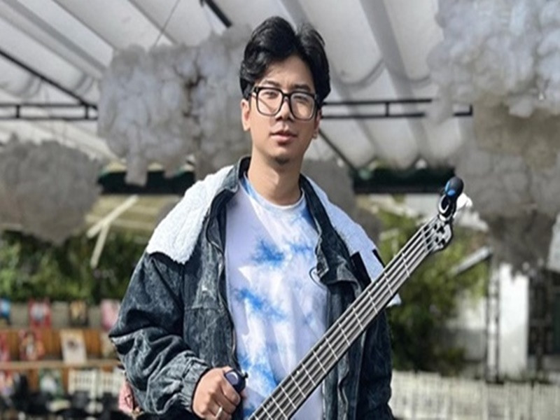 Chiều ngày 30/8, ca sĩ Huy Bảo qua đời vì đột quỵ ở tuổi 32. Sinh thời, anh là thành viên ban nhạc 18B Band. Ảnh: Vietnamnet.