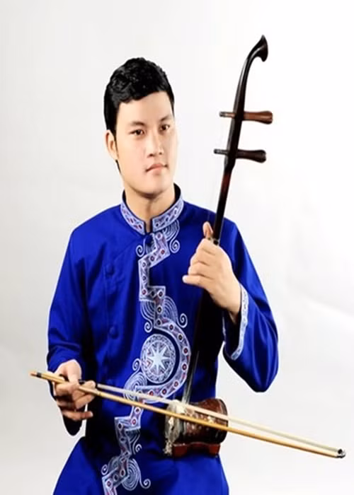 Nghệ sĩ Trần Văn Xâm qua đời ở tuổi 39 sau thời gian chống chọi bệnh ung thư máu. Anh được mệnh danh là “quái kiệt” đàn nhị. Ảnh: FBNV.