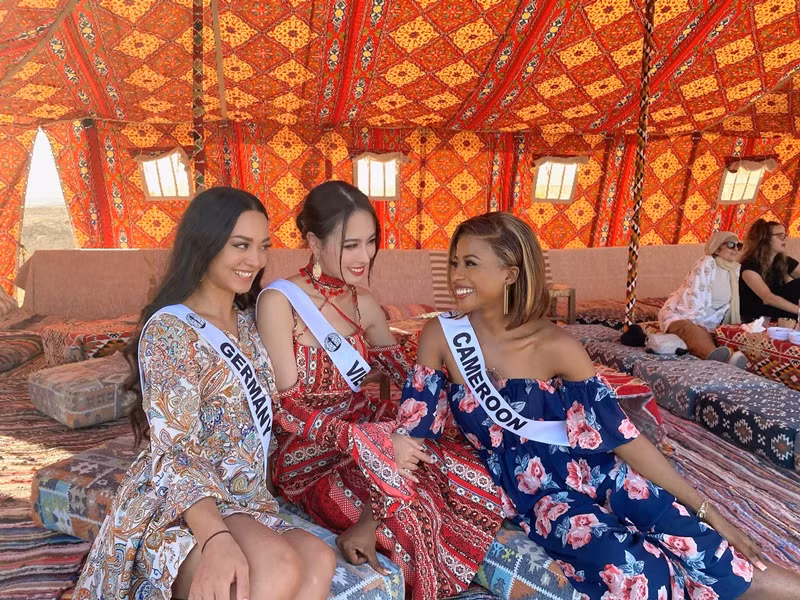 Á hậu Ngọc Hằng chia sẻ trên Dân Việt, chung kết Miss Intercontinental 2023 diễn ra vào ngày 15/12 tại Ai Cập (sáng ngày 16/12, theo giờ Việt Nam). Danh hiệu Thí sinh được yêu thích nhất chính thức mở cổng bình chọn từ ngày 2/12 và kéo dài cho đến chung kết. Thí sinh chiến thắng giải thưởng phụ này sẽ vào thẳng Top 7 chung cuộc. Ảnh: Instagram.