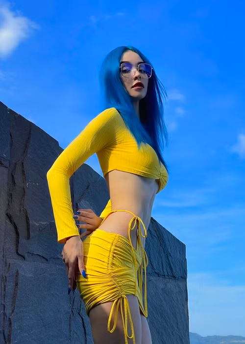  Ca sĩ MLee tên thật là Quách Maily Tapiau, mang hai dòng máu Việt - Pháp.