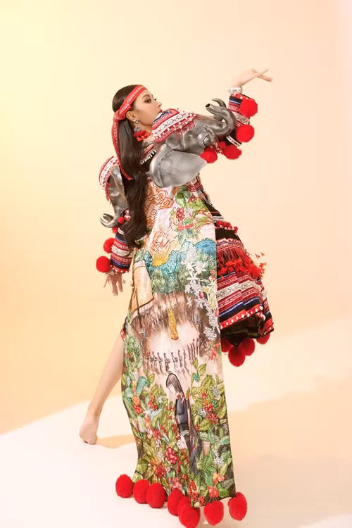 Cô mang đến cuộc thi thiết kế Cà kheo của NTK Bùi Thế Bảo.