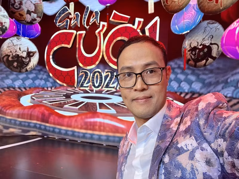 Chia sẻ với Vietnamnet, Thái Sơn cho hay, anh mới nhận lời tham gia Gala Cười 2024 cùng 1 chương trình Tết khác mà không tiết lộ gì thêm. Ảnh: Vietnamnet.