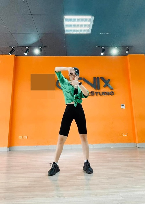 Cô yêu thích bộ môn nhảy. Ảnh: FBNV.