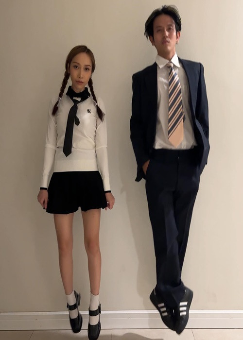 Theo lời Mỹ Anh, sau mỗi lần sáng tác được một bài mới khiến bản thân tâm đắc, cô muốn một là cho người thân trong gia đình, hai là bạn thân, hoặc là Quốc Tít nghe đầu tiên. Ảnh: Instagram.