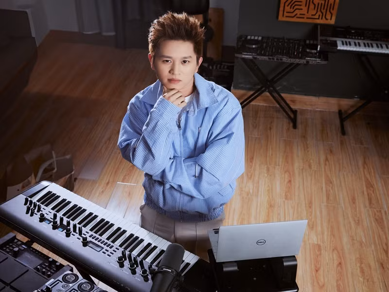 Các ca khúc được yêu thích của B Ray gồm: Con trai cưng, Đừng tin her, Do for love, Ex's hate me, Xin đừng nhấc máy, Cao ốc 20. Ảnh: FBNV.