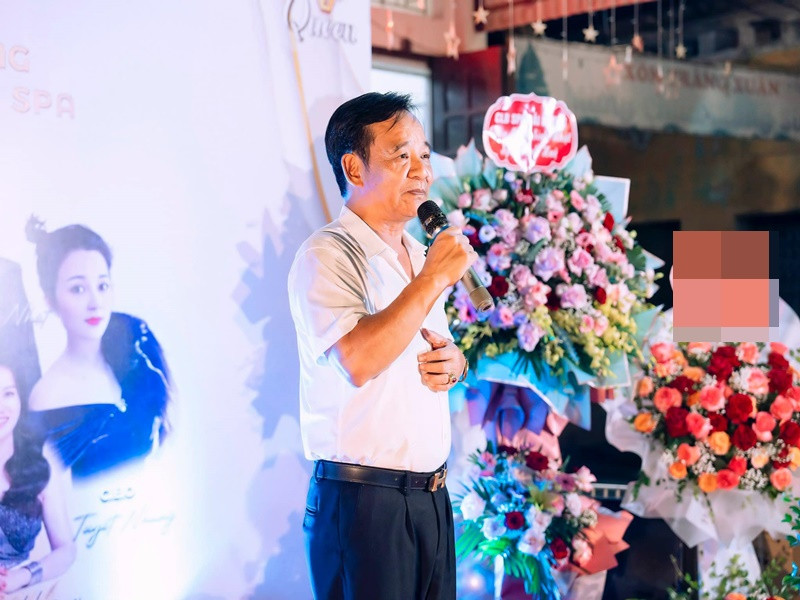 "Thực ra, cái tên của tôi đã gắn liền với khán giả rồi, tôi thấy vui vì điều đó, làm nghệ sĩ, được khán giả nhớ tên là điều hạnh phúc. Nói như thế không phải tôi không trân trọng danh hiệu mình được phong tặng, nhưng danh hiệu đó nó chỉ như là sự ghi nhận của nhà nước, của khán giả với một giai đoạn cống hiến của mình, còn mình phải cống hiến dài dài", nam nghệ sĩ cho hay.