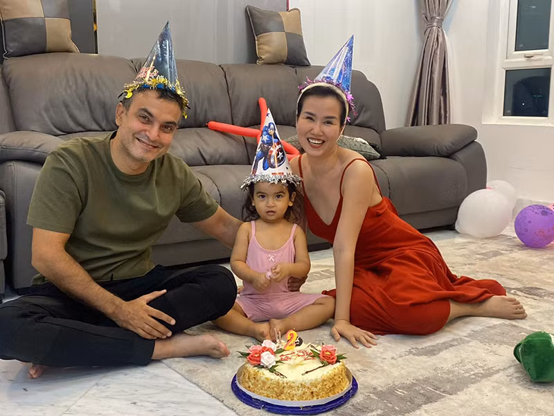 Võ Hạ Trâm sinh con gái đầu lòng vào tháng 7/2021. Cô đặt tên cho ái nữ là Tây Phương, tên thân mật là Moon.