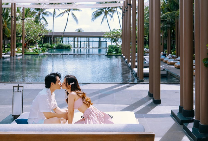 Đông Nhi chia sẻ trên truyền thông vào tháng 2/2023, tình yêu của vợ chồng cô chưa bao giờ thay đổi. Dù bận chăm con, cả hai vẫn trò chuyện, động viên nhau trước khi đi ngủ.