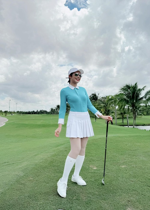 Nàng hậu vẫn dành nhiều thời gian cho bản thân sau khi kết hôn.