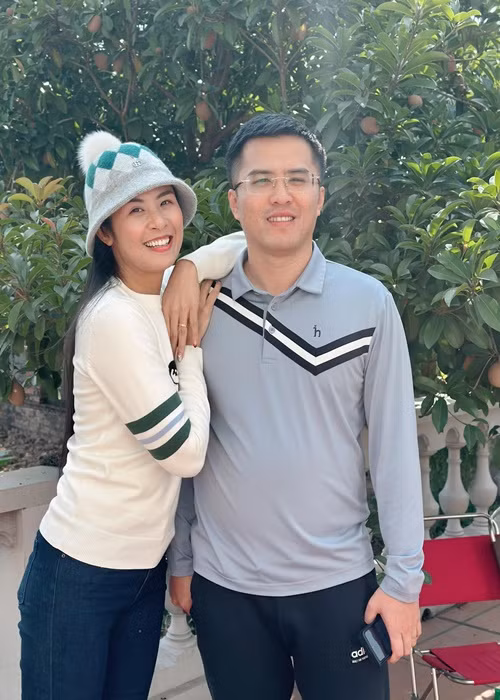 Trong cuộc phỏng vấn hồi cuối tháng 10/2023 với Saostar, nàng hậu cho biết, vợ chồng cô không vỡ mộng sau khi kết hôn bởi ngay từ khi yêu cả hai thẳng thắn về tư duy, cách sống, sinh hoạt.