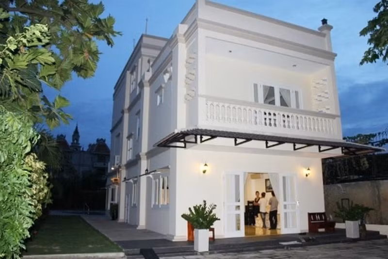 Vợ chồng Diễm My sở hữu căn biệt thự mua từ năm 1997 trên diện tích đất rộng lên đến 3.000m2 tại khu Thảo Điền, quận 2, TP HCM. Ảnh: Khám Phá.