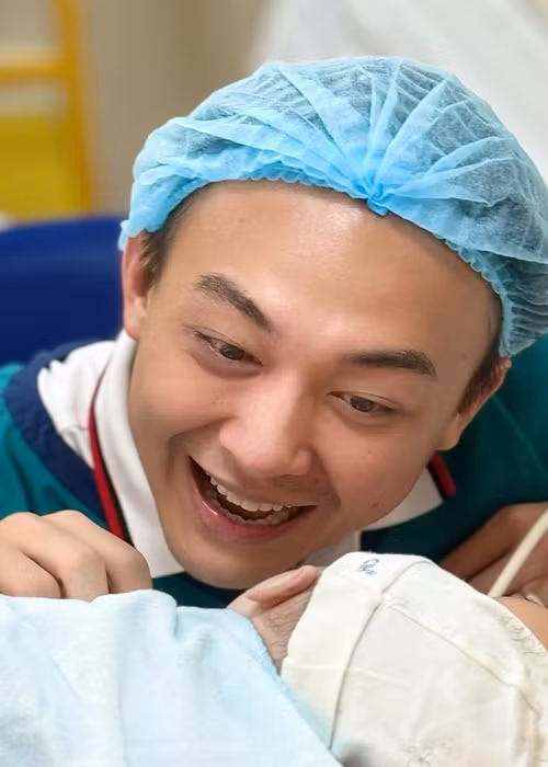 Phan Tô Ny ở cùng Ngân Anh khi cô vượt cạn.