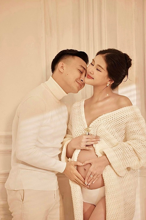 Ít ngày trước, Ngân Anh khoe được chồng yêu chiều hơn lúc mang bầu.