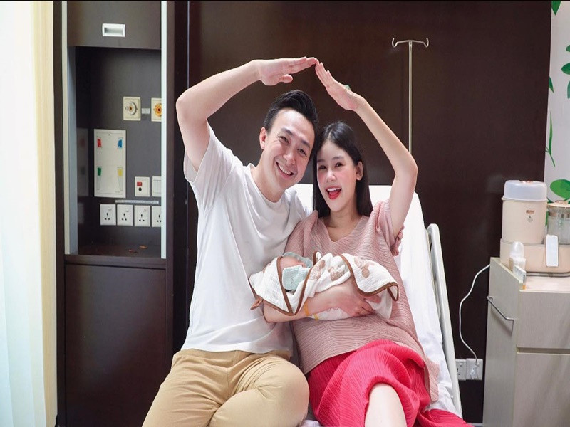 Le Au Ngan Anh rang ro sau khi sinh con trai dau long