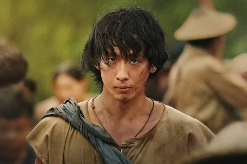 Đất rừng phương Nam gây tranh cãi trái chiều về yếu tố lịch sử. Theo đánh giá của nhiều khán giả, phim đề cao vai trò của Thiên Địa Hội, Nghĩa Hòa Đoàn. Giữa ồn ào, nhà sản xuất chỉnh sửa một số chi tiết trong bộ phim Ảnh: Znews.