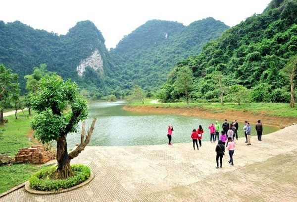 Khu du lich an minh trong vung loi quan the danh thang Trang An
