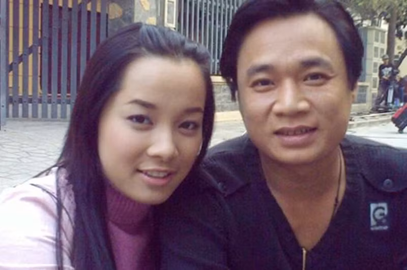 Chia sẻ trên Dân Trí, Minh Hương cho biết, khi xem lại phim, cô thấy mình diễn không được tinh tế lắm, nhiều phân đoạn còn non. “Vẫn là câu nói muôn thuở, nếu được làm lại, sẽ làm tốt hơn. Nhưng đúng là khi ấy mình còn trẻ con. Dù sao, mọi người cũng nói vai ấy hợp với tôi. Cá nhân tôi chưa hài lòng lắm... Mong khán giả sẽ lượng thứ và ủng hộ”, cô nói. Ảnh: Dân Trí.